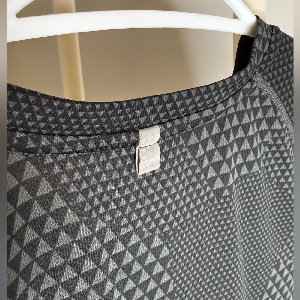 Nike Gray Patterned Tee - Picture 6 of 7